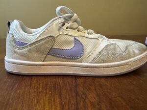 Nike SB Alleyoop Women’s Size 6.5 Sneakers Gray Suede ￼Lavender Logo Skate Shoes